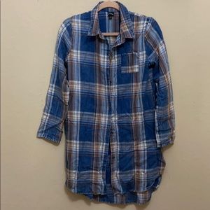 buttoned shirt